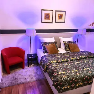 Mbawa Apartment